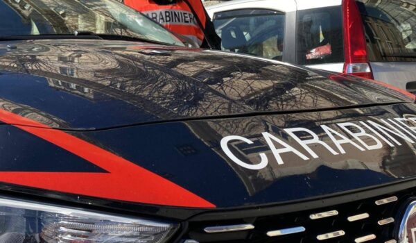 Roma, cade da tetto mentre tenta furto in un capannone: muore 24enne