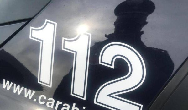Civitavecchia, anziano non autosufficiente segregato in casa nel degrado con conto prosciugato: una 32enne ai domiciliari
