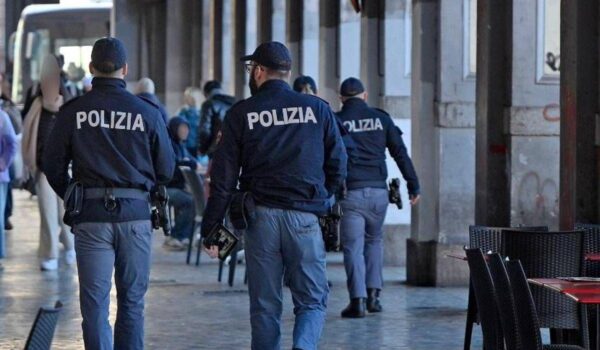 Cortei 30 ottobre a Roma e Milano, attese migliaia di persone: allerta su nuove azioni ‘spacca e fuggi’
