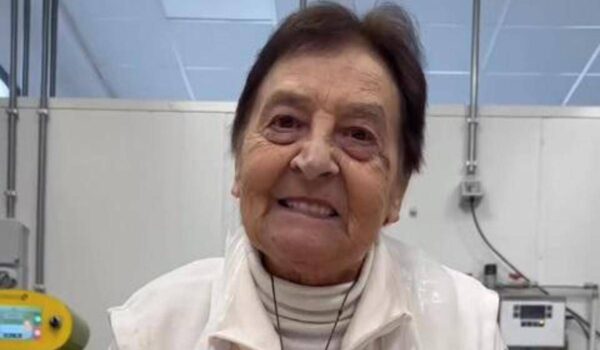 È morta Nonna Silvi, addio alla cuoca toscana diventata una star dei social: aveva 85 anni