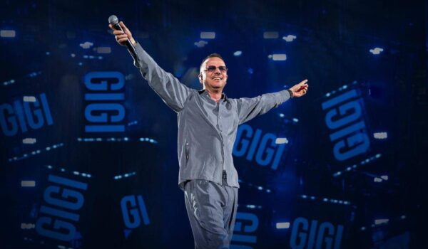 Gigi D’Alessio torna in tour e sogna San Siro: “La mia intelligenza napoletana, non artificiale”