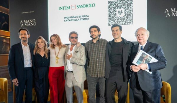 Intesa Sanpaolo, ‘A mano a mano’ la nuova campagna istituzionale con Sergio e Pietro Castellitto e la voce di Mina