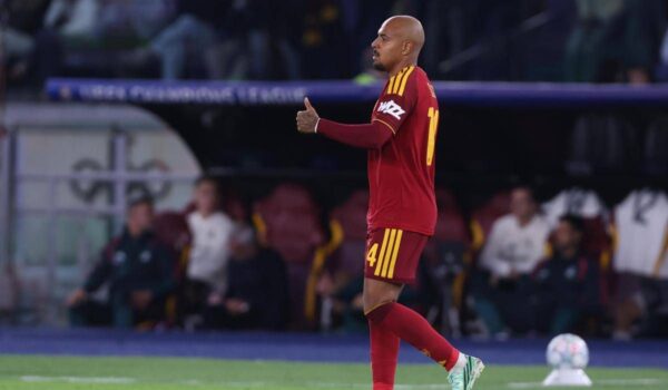 Malen non perdona: il Var conferma la doppietta, Roma sul 3-1