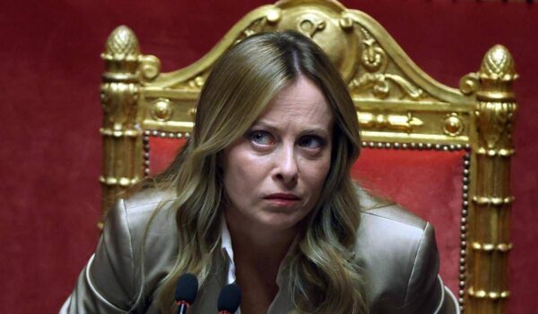 Meloni al Pd: “Non sono arrivata dove sono con carezze e moine, da sinistra misoginia”