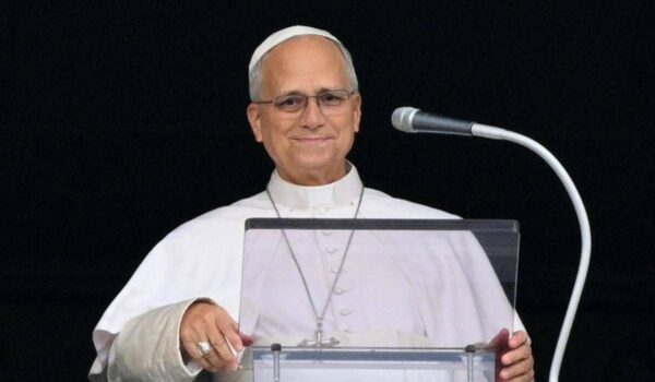 Papa Leone XIV, i medici: “Non servono altre terapie dopo l’operazione”