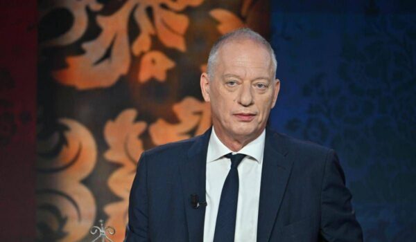 Peter Gomez confessa: “Ho la sindrome dell’impostore. L’amore? C’è, lei è molto più giovane di me”
