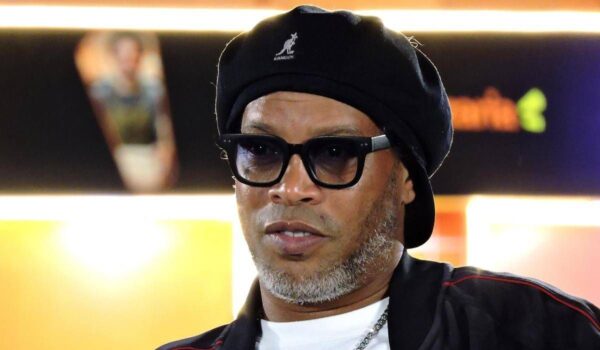 Ronaldinho, conto alla rovescia per l’esordio con il Ravenna, derby con il Forlì accende i sogni dei tifosi