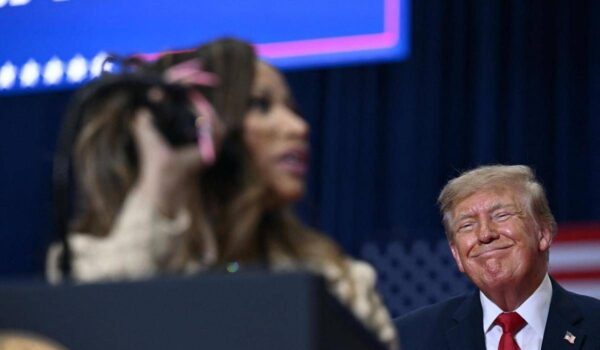 Trump ‘apre’ a Nicki Minaj portavoce della Casa Bianca: “Buona idea, ci penserò”