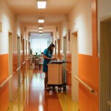 Policlinico San Matteo, concorso per assumere 100 infermieri a tempo indeterminato: domande entro il 22 novembre